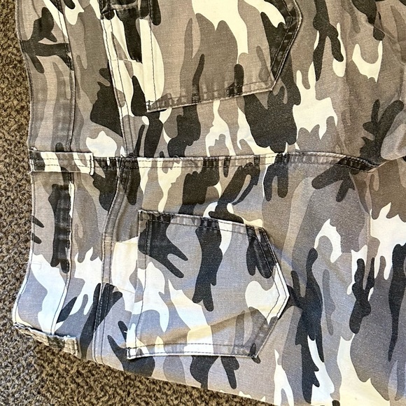 VIP jeans brand pants.  Size 13/31. EUC - Picture 2 of 5